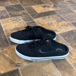 Nike Black and White Athletic Shoes